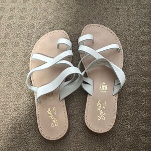 Seychelles White Sandals with Crisscross Straps and Cushioned Footbed